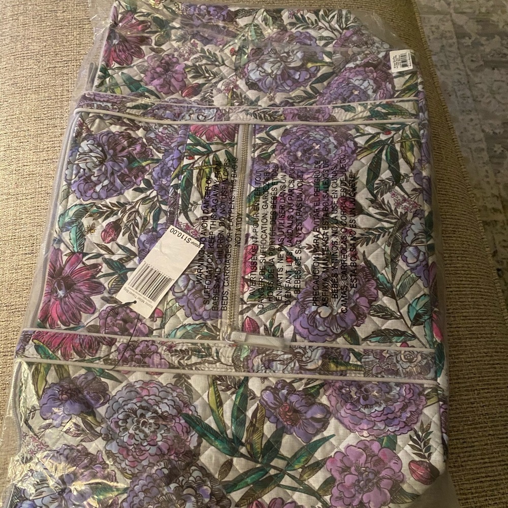 Vera Bradley -Miller travel bag (SOLD ON MERCARI)